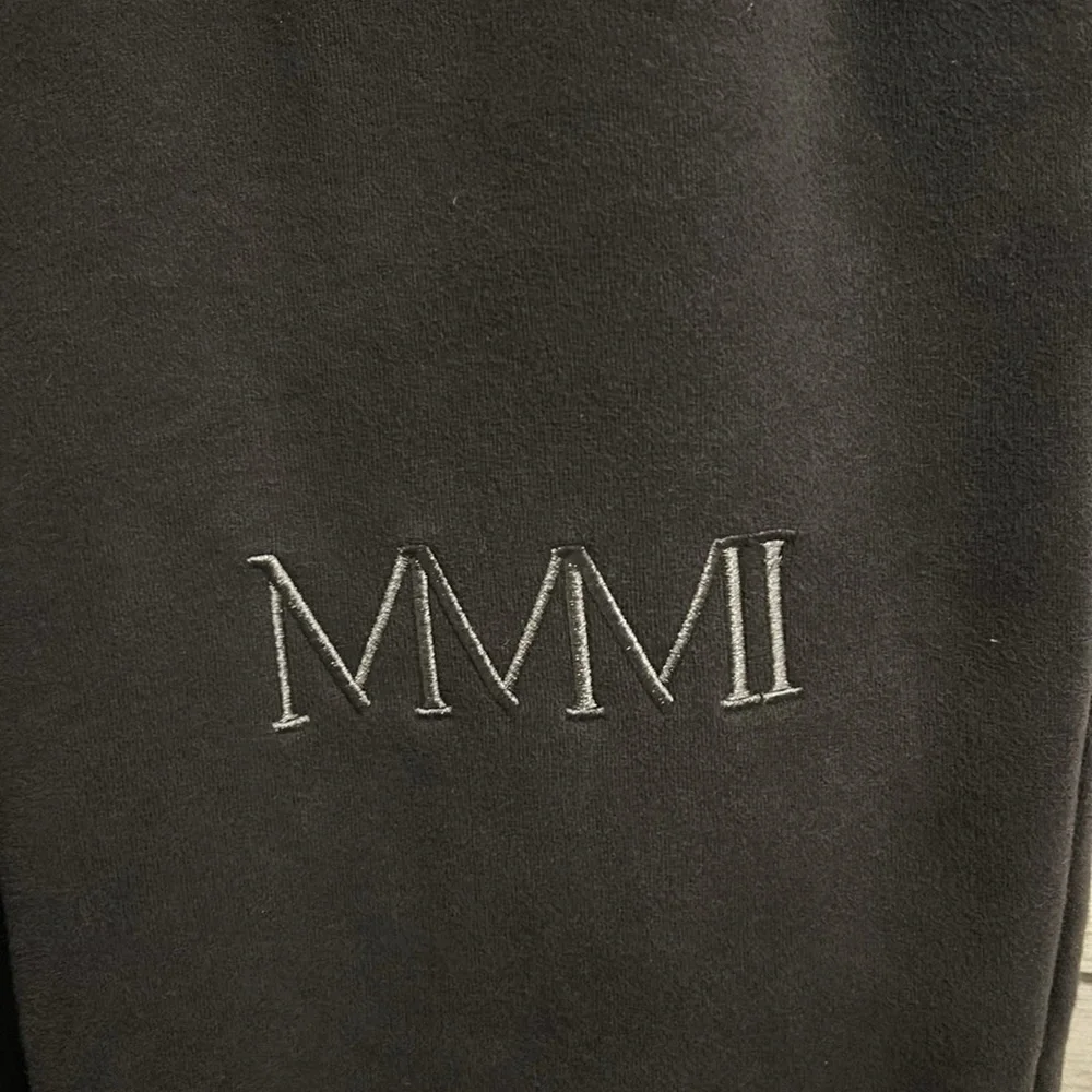 My Mum Made It Embroidered Fleece Joggers Size Small - Picture 4 of 10